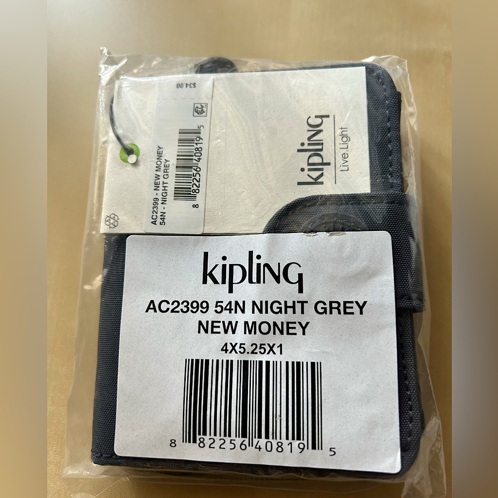 NWT Kipling zipper and snap wallet AC2399 New Money ONE Night Gray wallet